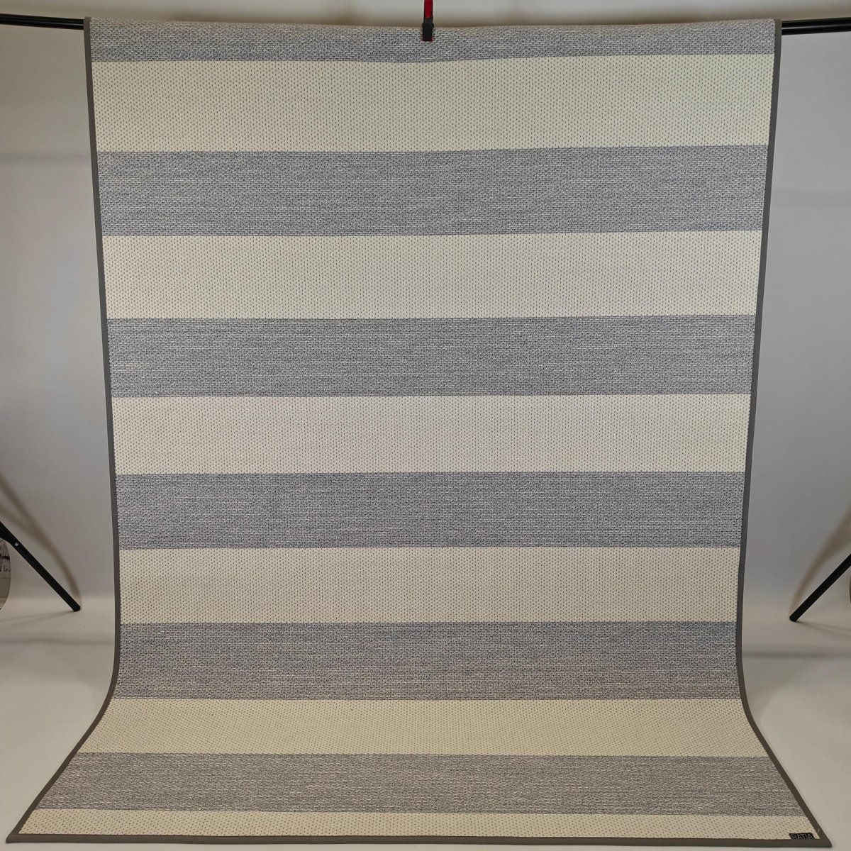 VM Carpet Viiva matto 160x230 cm - harmaa/valkoinen
